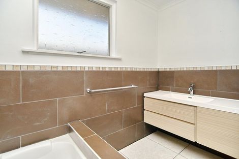 Photo of property in 42 Arran Crescent, Woolston, Christchurch, 8062
