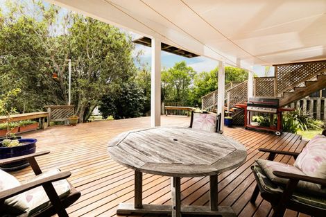 Photo of property in 10 Rock Isle Road, Torbay, Auckland, 0630