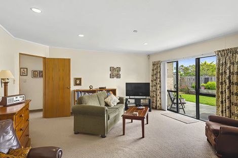 Photo of property in 44 Hadleigh Court, Paraparaumu, 5032