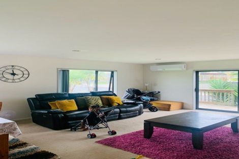 Photo of property in 10 Vino Cina Heights, Ranui, Auckland, 0612