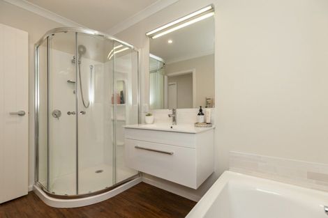 Photo of property in 3 Hihi Place, Waikanae, 5036