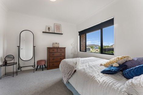 Photo of property in 5 Crabapple Close, Milson, Palmerston North, 4414