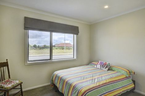 Photo of property in 64 Feist Street, Carterton, 5713