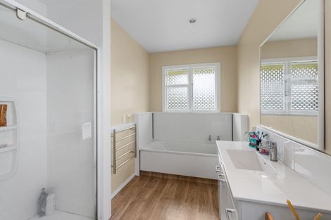 Photo of property in 170 Maidstone Road, Avonhead, Christchurch, 8042