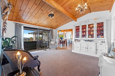 Photo of property in 84 Brick Bay Drive, Sandspit, Warkworth, 0982