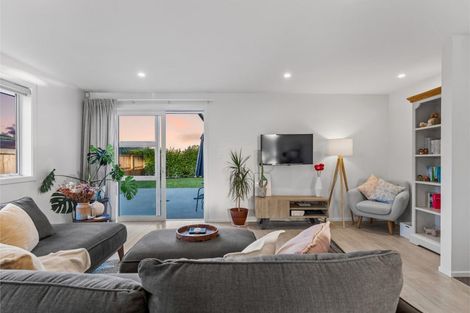 Photo of property in 103 Station Road, Kumeu, 0891