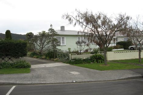 Photo of property in 14 Heath Street, Wainuiomata, Lower Hutt, 5014