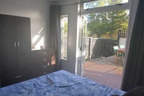 Photo of property in 433b West Coast Road, Glen Eden, Auckland, 0602