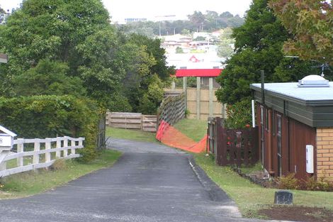 Photo of property in 8 Baltimore Place, Forrest Hill, Auckland, 0620