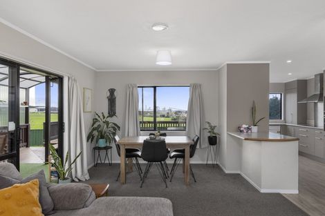 Photo of property in 4 Gray Avenue, Te Puke, 3119