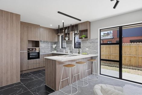 Photo of property in 716c Massey Road, Mangere, Auckland, 2022