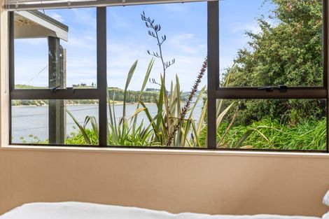 Photo of property in 14 Cliff Street, Pahi, Paparoa, 0571