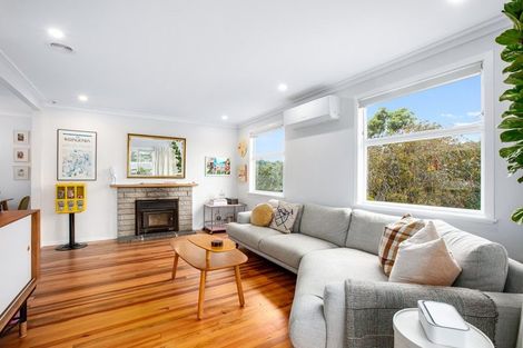 Photo of property in 23 Cara Crescent, Paparangi, Wellington, 6037