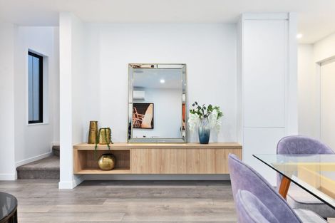 Photo of property in 24f Essex Street, Te Atatu South, Auckland, 0610