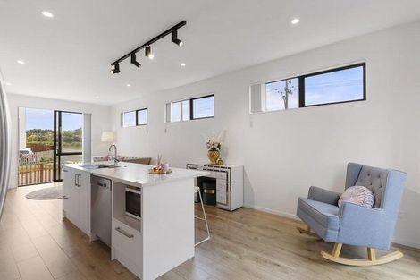 Photo of property in 2 Tumu Road, Papakura, 2110