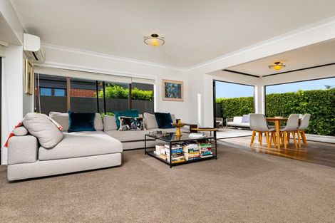 Photo of property in 2/27 Milford Road, Milford, Auckland, 0620