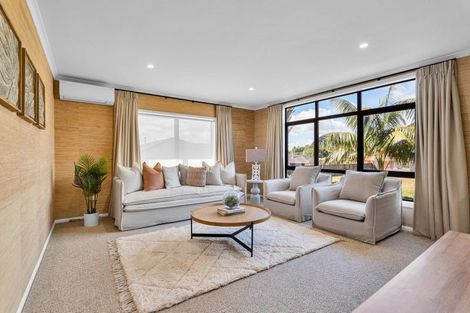 Photo of property in 17 Chatswood Grove, Fitzroy, New Plymouth, 4312