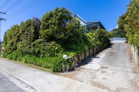 Photo of property in 168 Waikawa Road, Picton, 7220