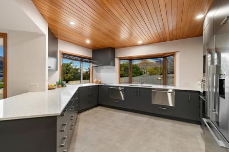 Photo of property in 732 Peninsula Road, Kelvin Heights, Queenstown, 9300