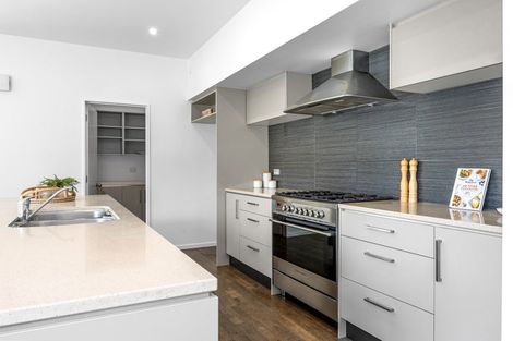 Photo of property in 25 Mokihi Gardens, Hillmorton, Christchurch, 8024