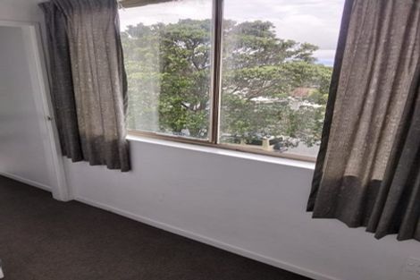 Photo of property in 112 Akaroa Drive, Maupuia, Wellington, 6022