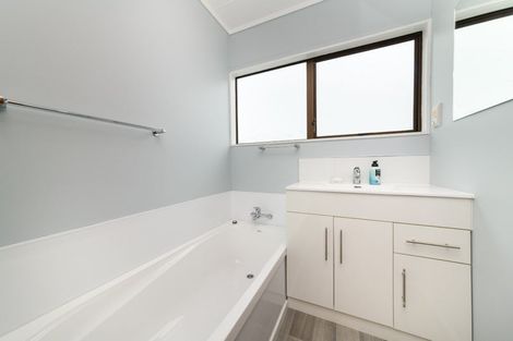 Photo of property in 9 Charisma Court, Kelvin Grove, Palmerston North, 4414