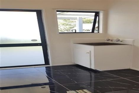 Photo of property in 17 Benchmark Drive, Massey, Auckland, 0614