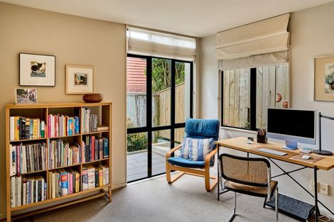 Photo of property in 12/22 Oriental Terrace, Oriental Bay, Wellington, 6011