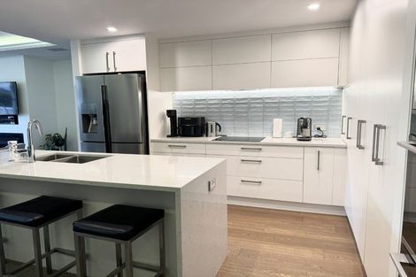 Photo of property in The Georgian, 2/8 Sidmouth Street, Mairangi Bay, Auckland, 0630