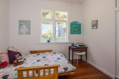 Photo of property in 175 Houghton Bay Road, Houghton Bay, Wellington, 6023