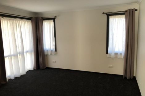 Photo of property in 19 Ribbonwood Close, Te Kauwhata, 3710