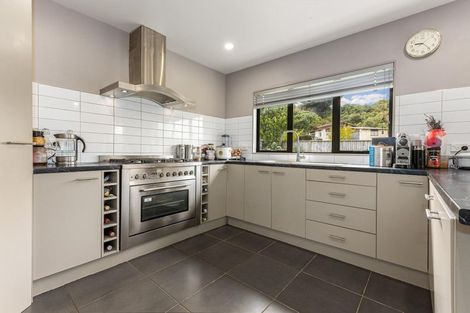 Photo of property in 10 Fiordland Place, Aotea, Porirua, 5024