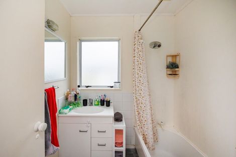 Photo of property in 31 Lydia Place, Kelvin Grove, Palmerston North, 4414