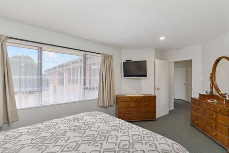 Photo of property in 6 Mclean Place, Woodend, 7610