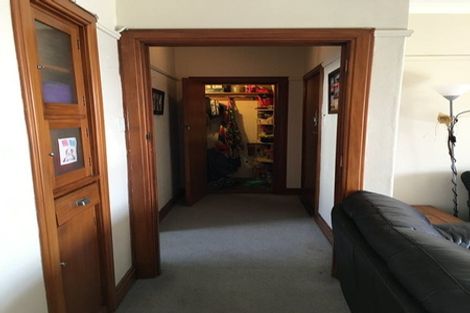 Photo of property in Owd Trafford Flats, 17 Brougham Street, Mount Victoria, Wellington, 6011