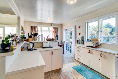 Photo of property in 22 Barton Avenue, Marewa, Napier, 4110