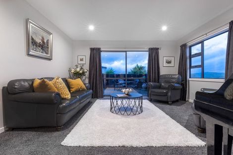 Photo of property in 154 Endeavour Drive, Whitby, Porirua, 5024