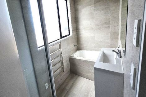 Photo of property in 72 Seafarer Crescent, Stanmore Bay, Whangaparaoa, 0932