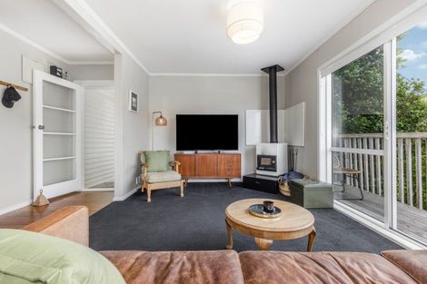 Photo of property in 31 Airlie Road, Plimmerton, Porirua, 5026