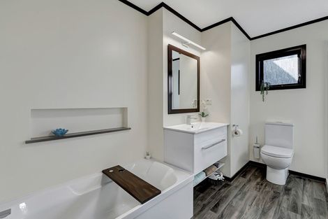 Photo of property in 4 Mizzen Place, Whitby, Porirua, 5024