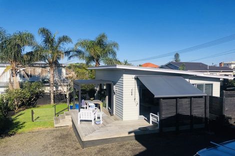 Photo of property in 15 Old Lake Road, Narrow Neck, Auckland, 0624