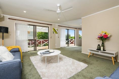 Photo of property in 2/40 Toroa Street, Torbay, Auckland, 0630