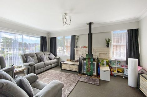 Photo of property in 1 Iorangi Place, Hillpark, Auckland, 2102