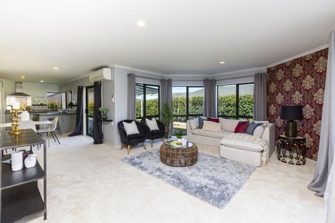 Photo of property in 12 Percy Kinsman Crescent, Riverstone Terraces, Upper Hutt, 5018
