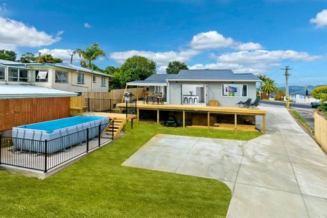 Photo of property in 122 Sunnyside Road, Sunnyvale, Auckland, 0612