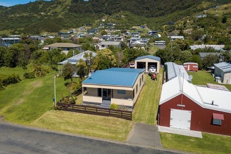 Photo of property in 151 Newcastle Street, Mahia, 4198