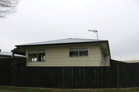 Photo of property in 16 Rosedale Crescent, Cloverlea, Palmerston North, 4412