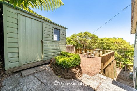 Photo of property in 2 Singers Road, Korokoro, Lower Hutt, 5012