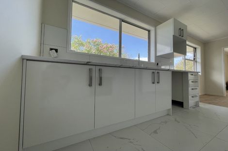 Photo of property in 13 Cockayne Crescent, Sunnynook, Auckland, 0620