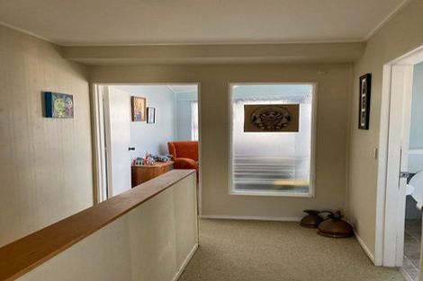 Photo of property in 2/100 Lyall Parade, Lyall Bay, Wellington, 6022